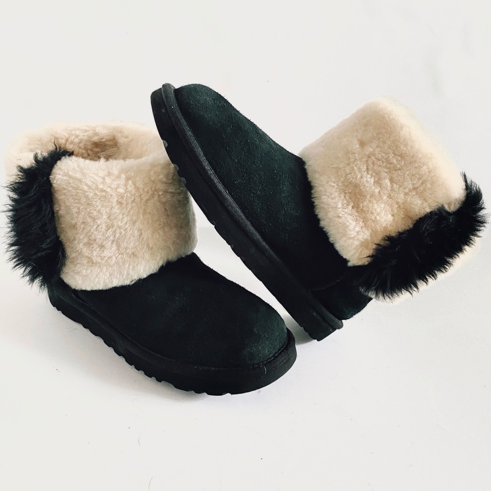 UGG Women’s Classic Mini Wisp Boot in Black